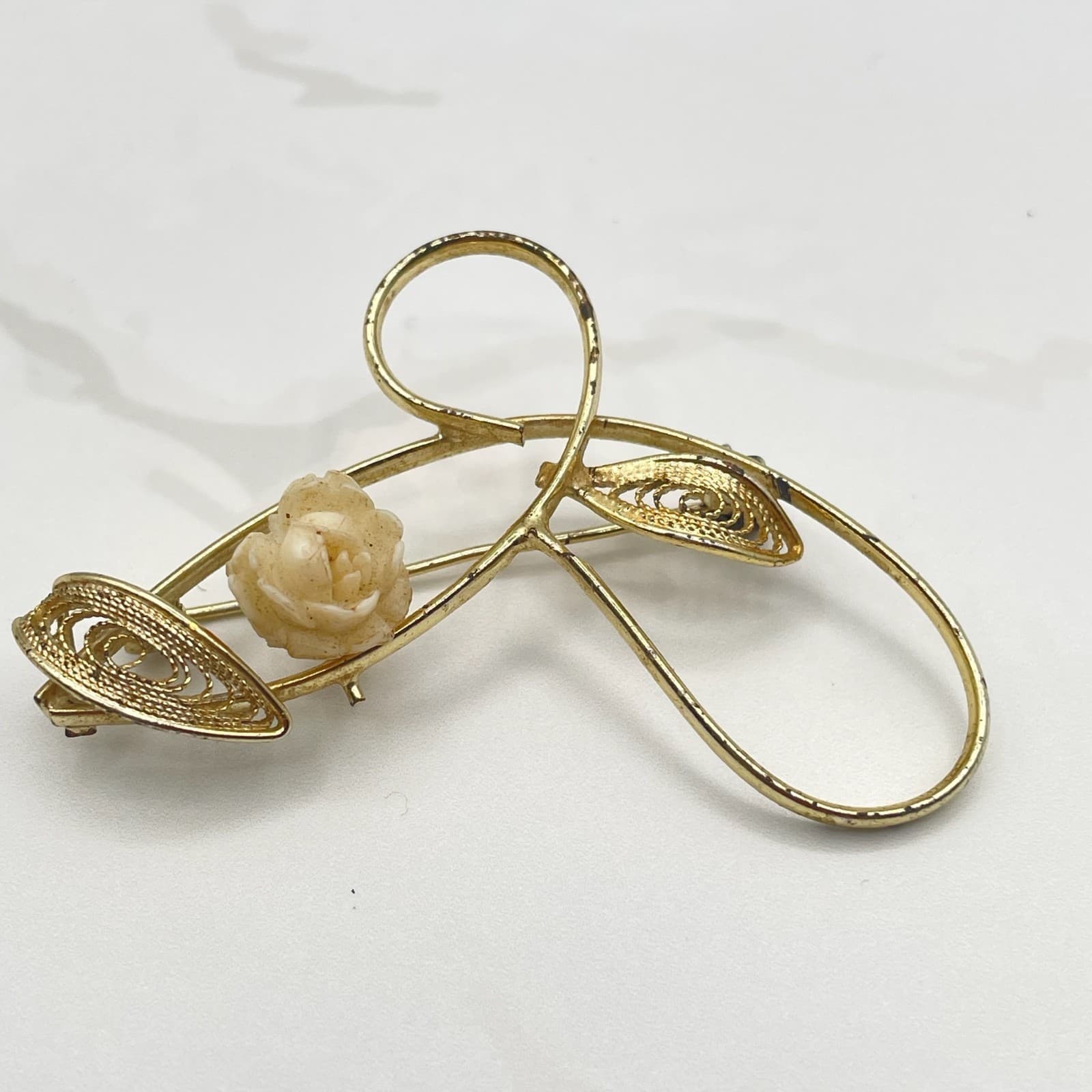 Vintage VTG Gold Tone Brooch Carved Rose Flower Filigree Leaf Pin Floral Signed