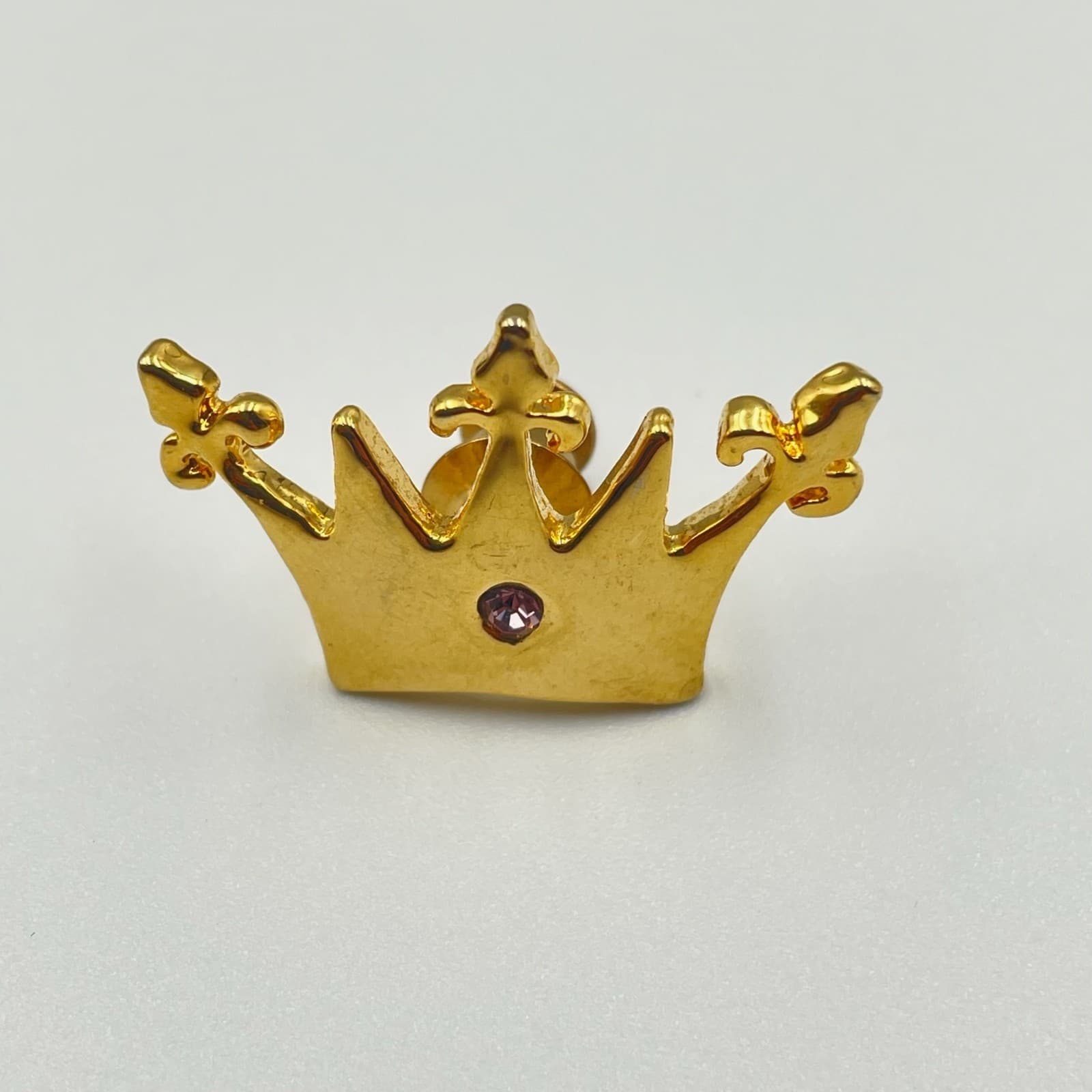 Vintage Modern Gold Tone Crown Lapel Pin Brooch Single Purple Stone Fleur-de-lis