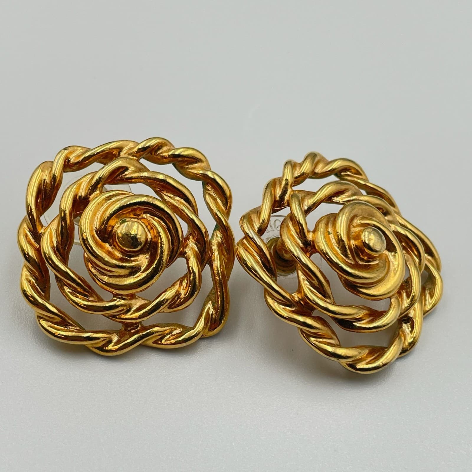 Vintage Gold Tone Rose Swirl Earrings Twisted Rope Stud Post Floral
