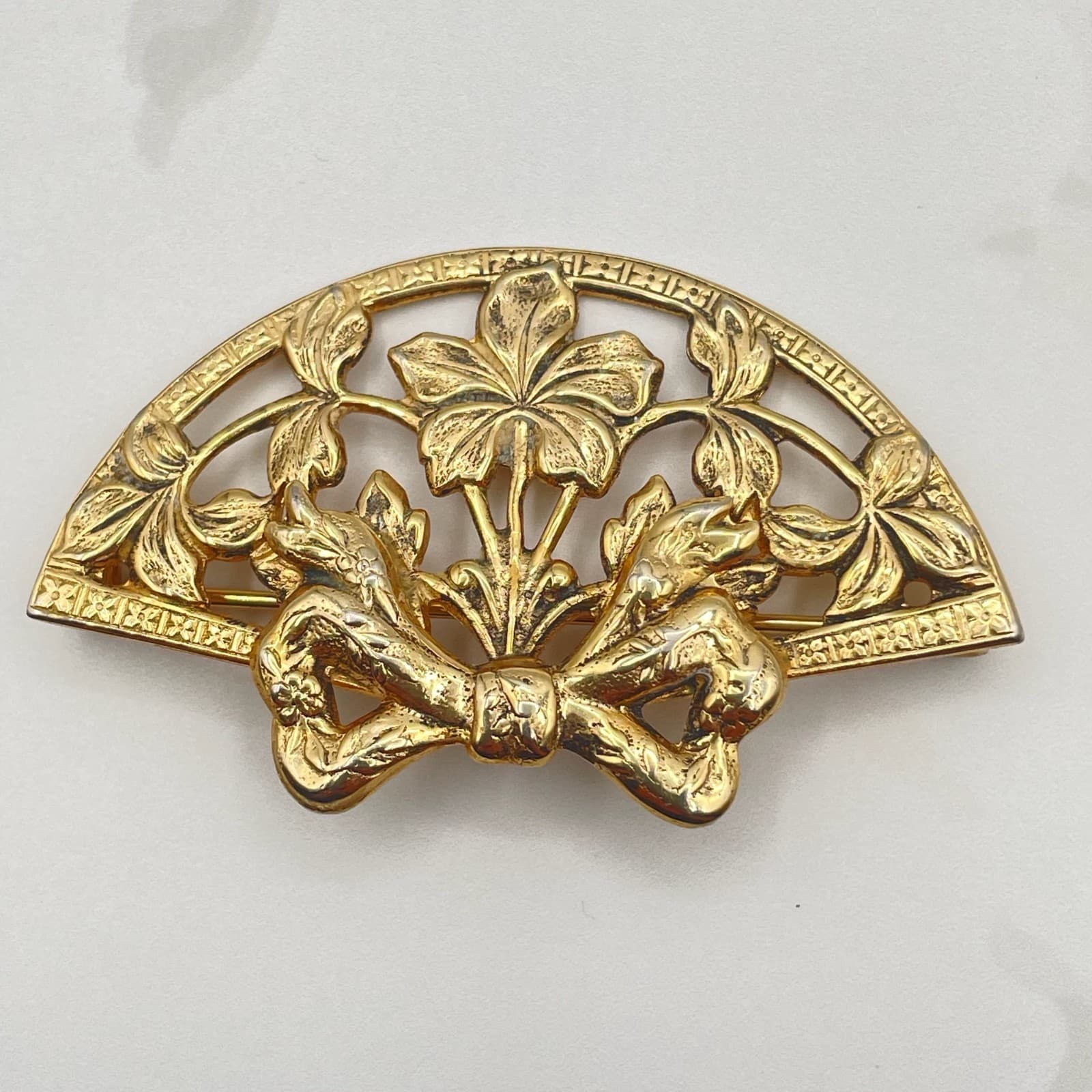 Vintage VTG Gold Tone Brooch Carved Rose Flower Filigree Leaf Pin Floral