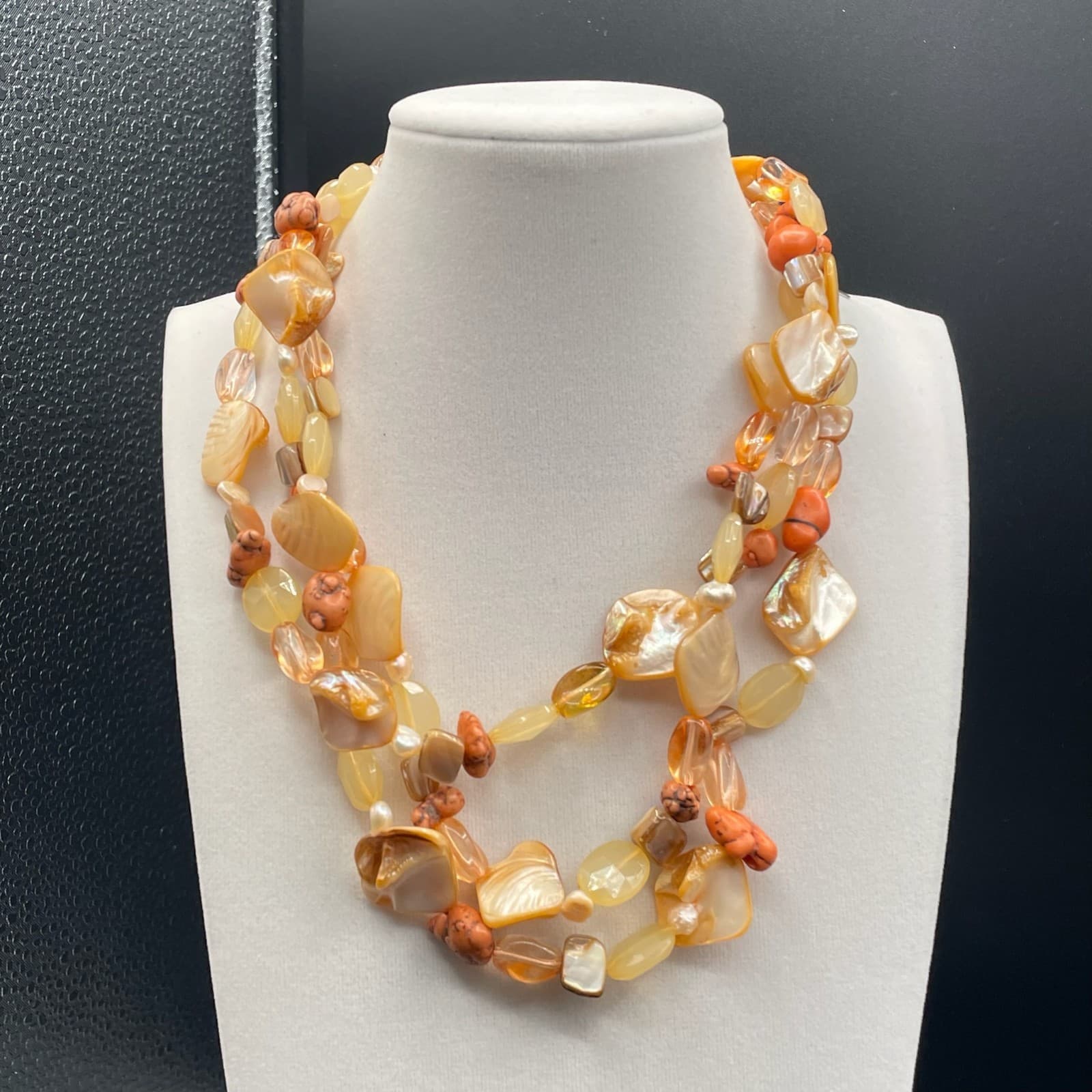 Vintage Dyed Mother-of-Pearl Sea Shell Rock Lobster Beaded Necklace - 19"