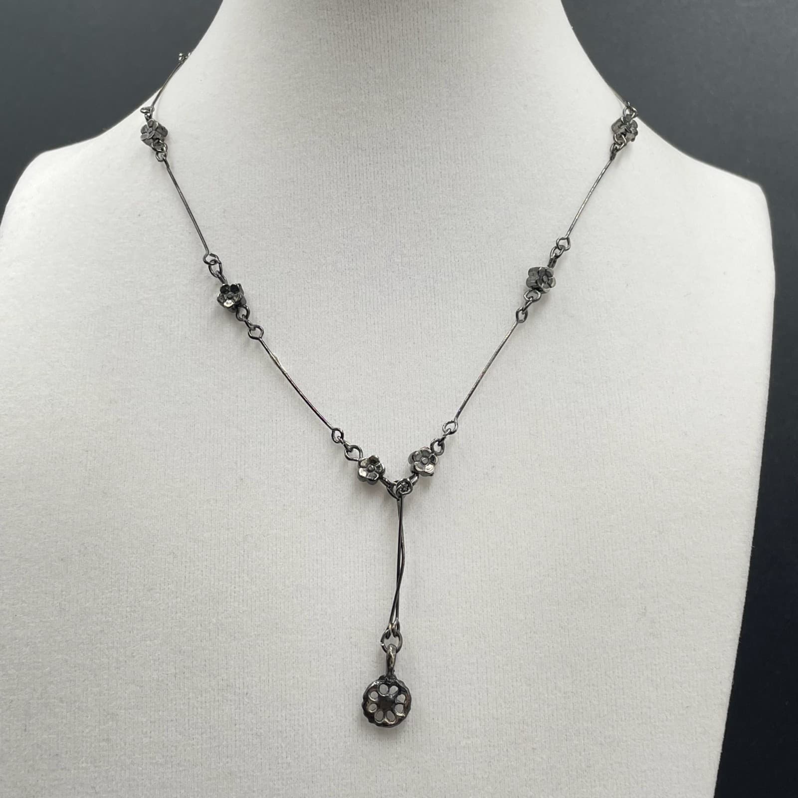 Vintage Silver-Toned Floral Station Retro Romantic Lobster Necklace - Size 19"