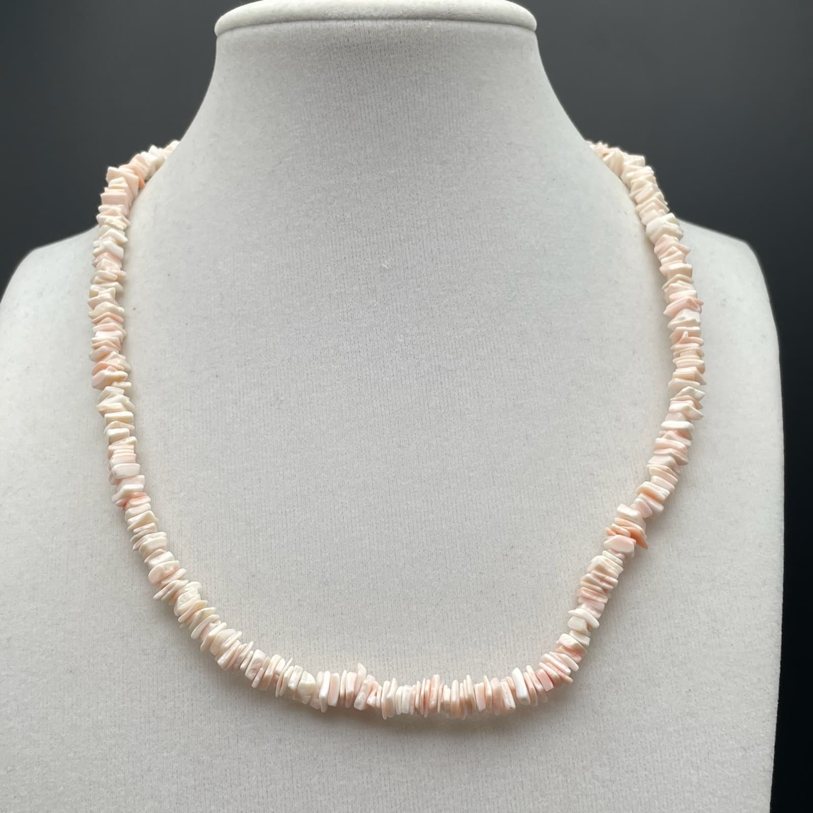 Vintage White Shell Chip Heishi Necklace Choker Gold Tone Barrel Clasp 16"