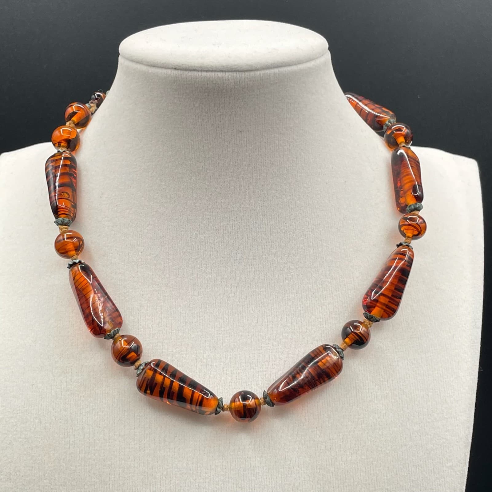Vintage Carnelian Classic Fashion Tiger Striped Glass Beaded Celluloid Necklace