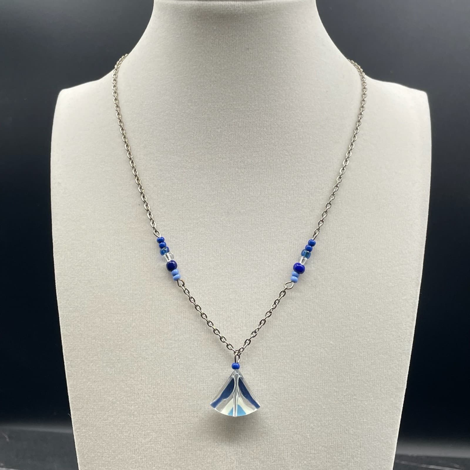 Vintage Womens Blue Glass Pendant & Crystal Bead Chain Fashion Necklace