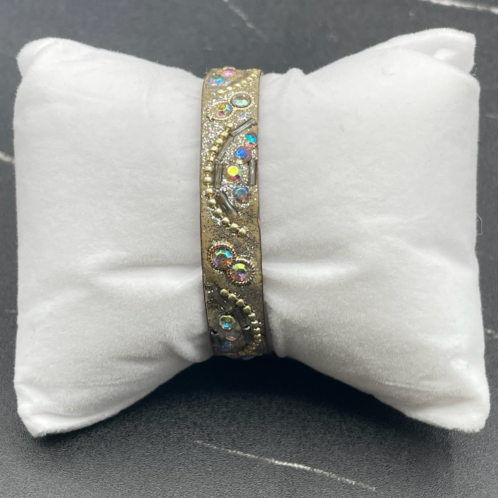 Vintage Rhinestones Glitter Embellished Traditional Fashion Bangle Bracelet
