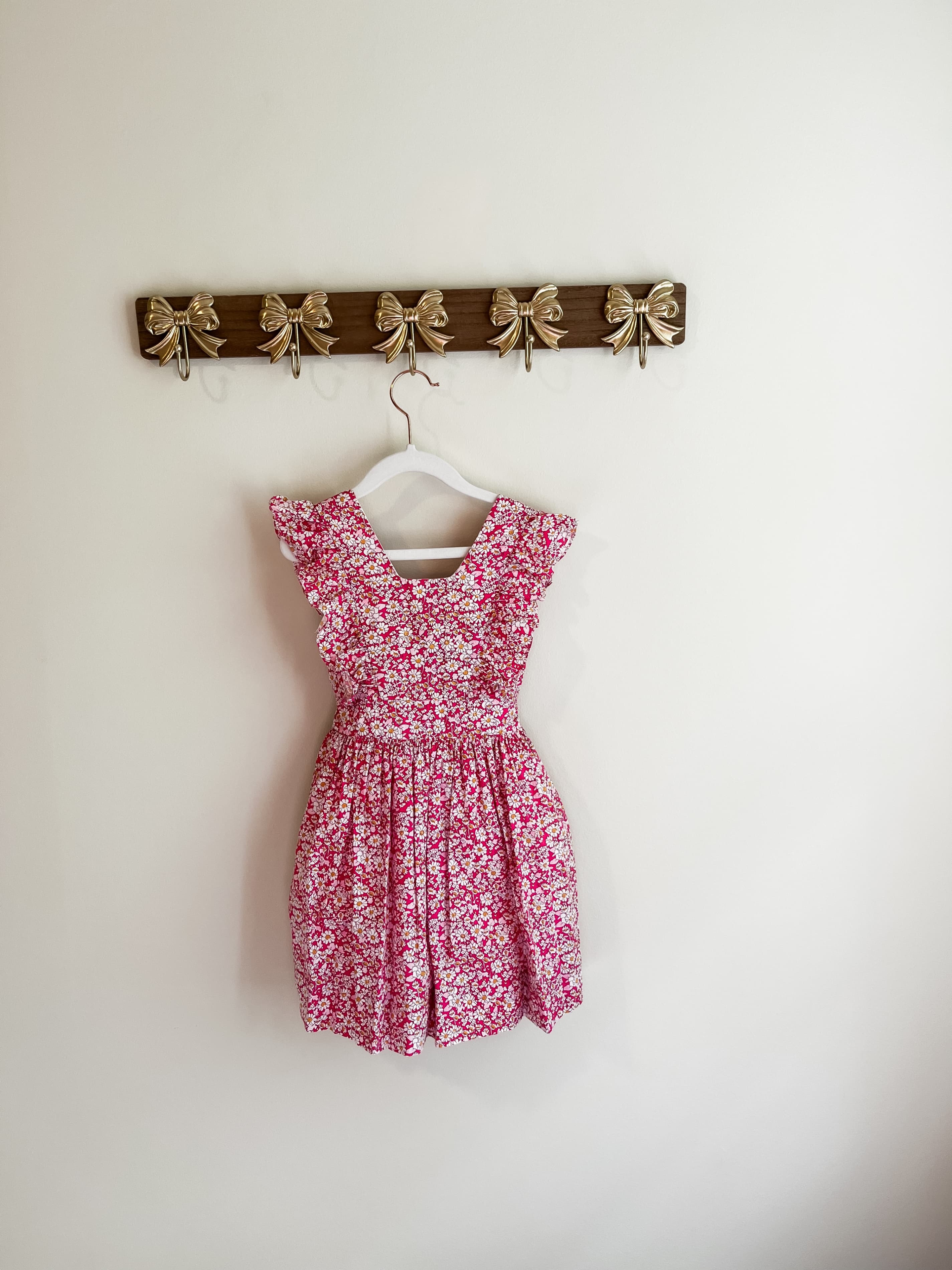 Dondolo Girls size 4 Floral Pink Dress with Ruffle Sleeves