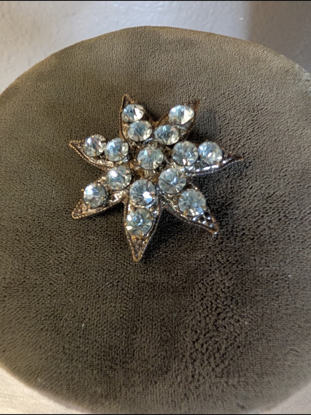 Antique Early 1900 7 Pointed Star Glass Paste Gilt Brooch With C Clasp