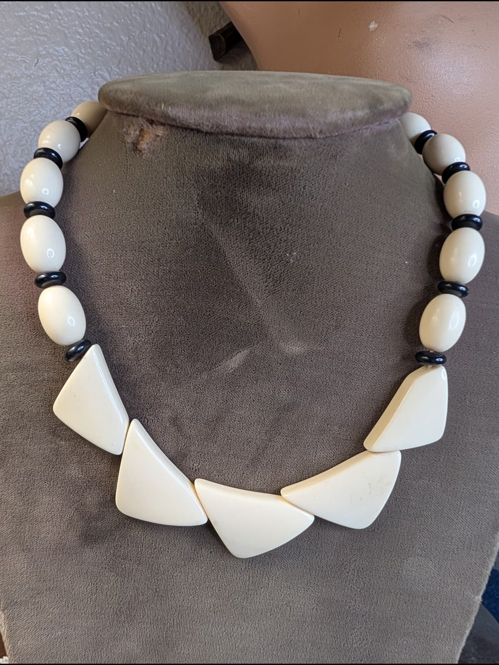 Vintage 80s Off White And Black Statement Geometric Acrylic Necklace