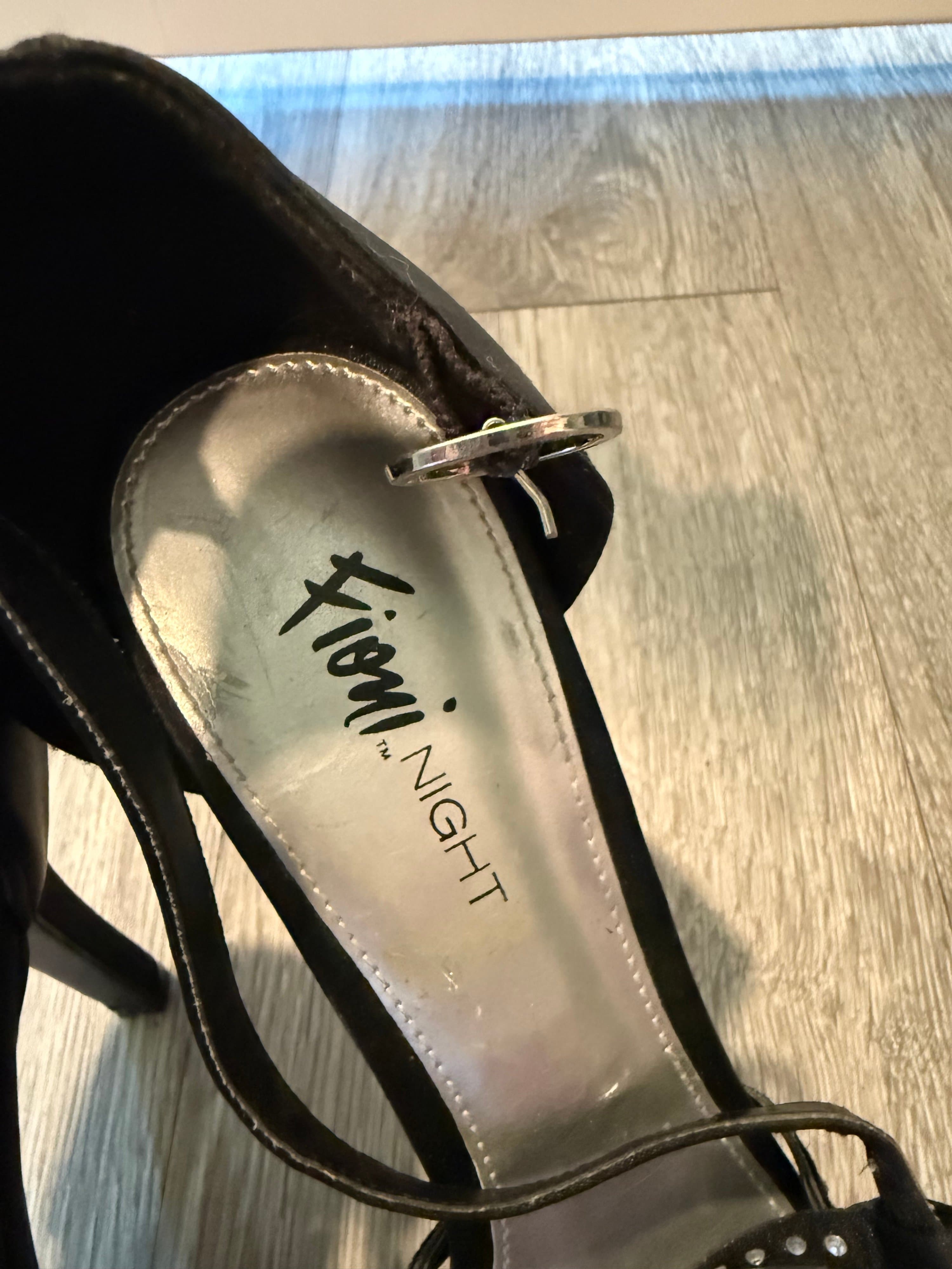 Fioni Night Black Strappy Heels Size 6.5W