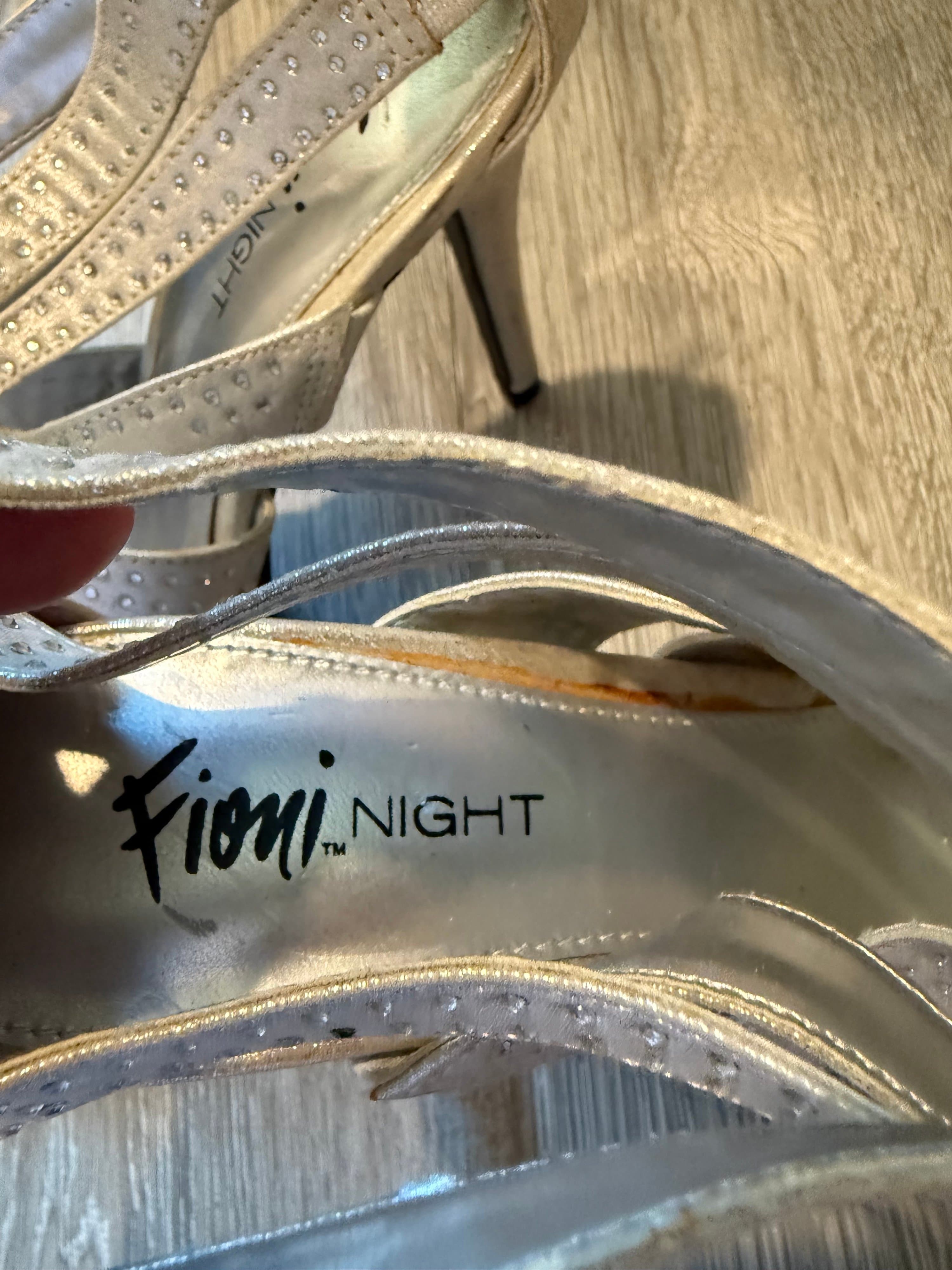 Fioni Night Silver Strappy Heels Size 7