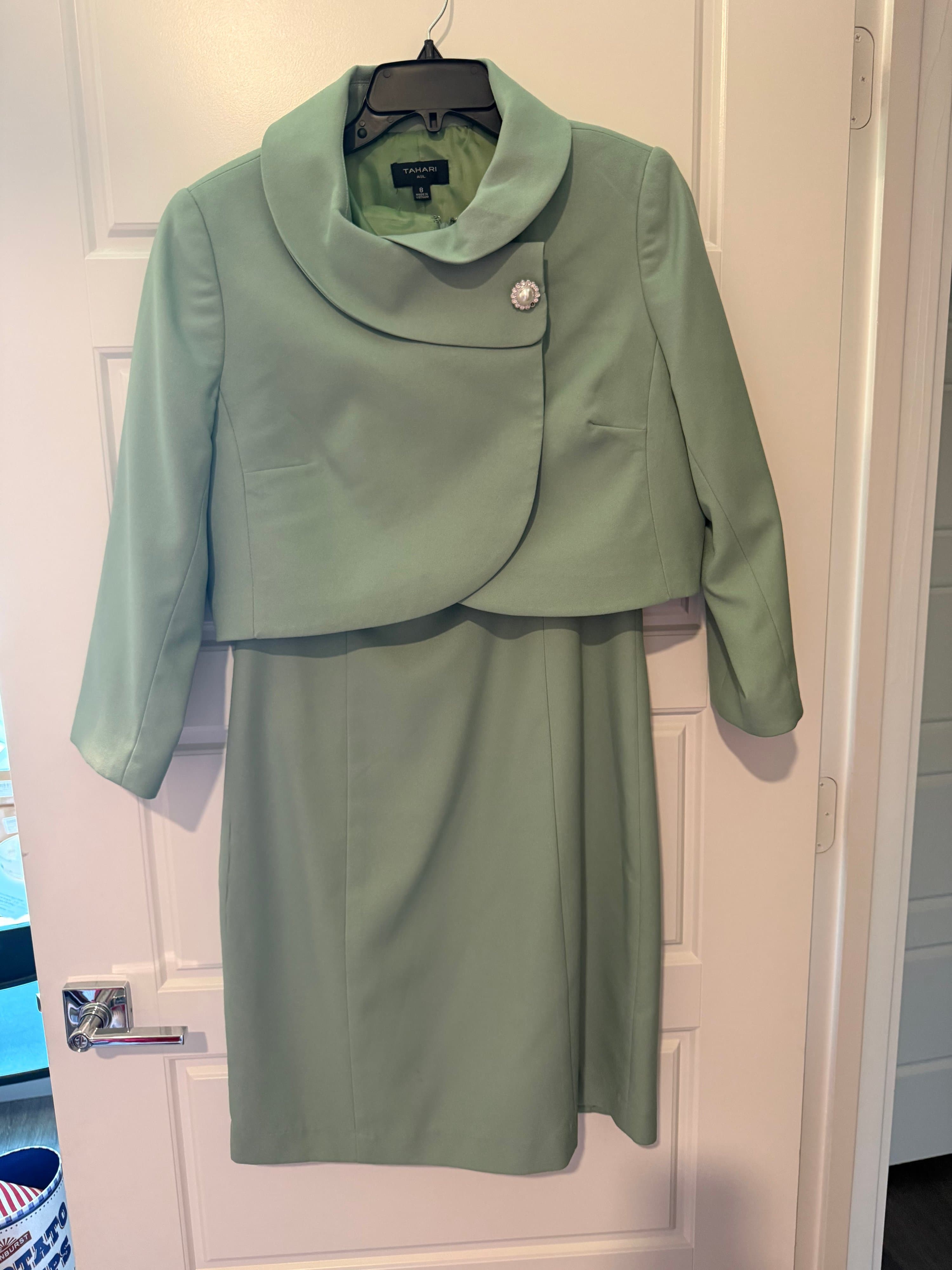 Tahari ASL Green Dress Suit with Brooch Size 8