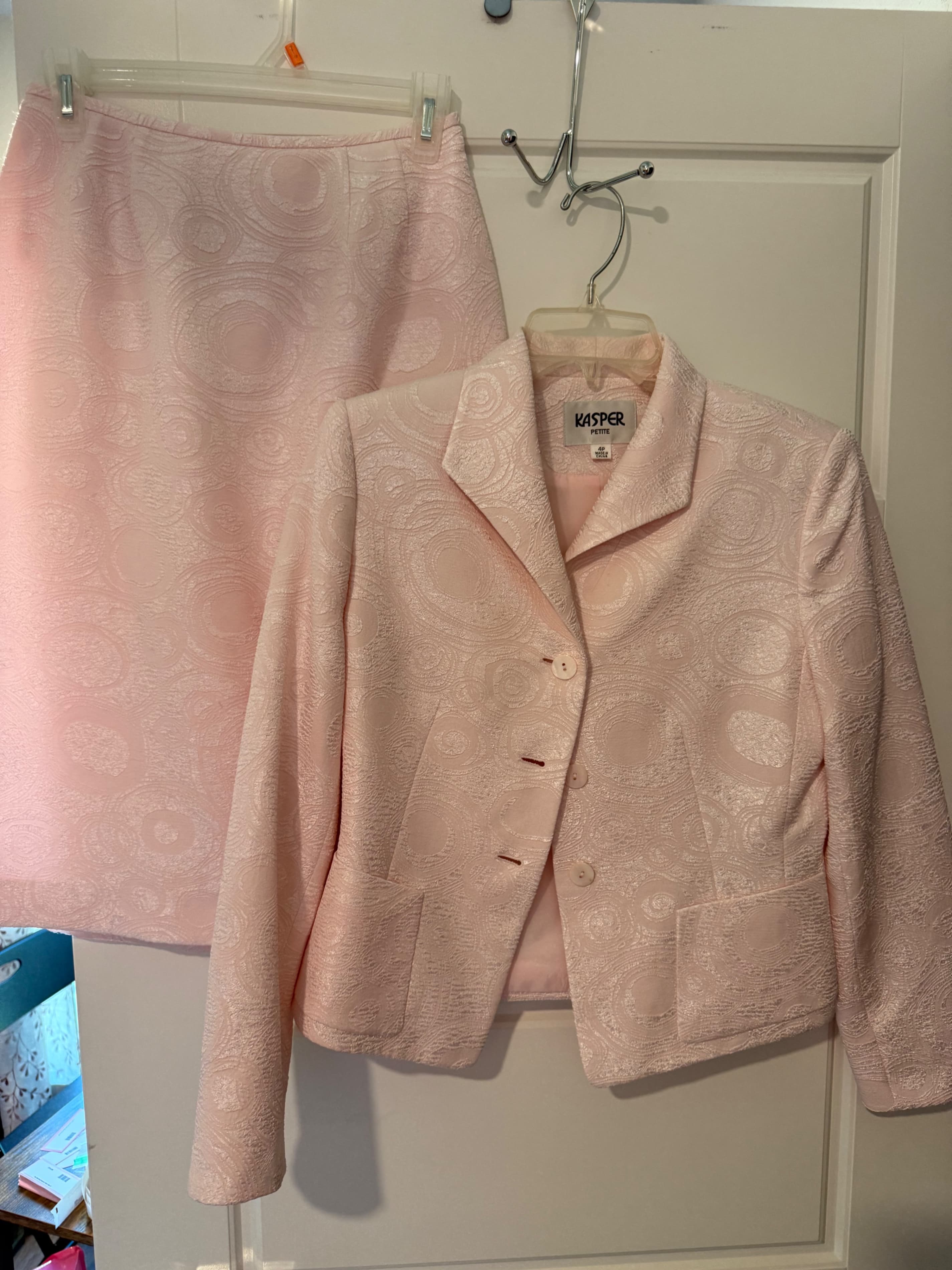 Kasper Petite Pink Textured Skirt Suit Set 10P
