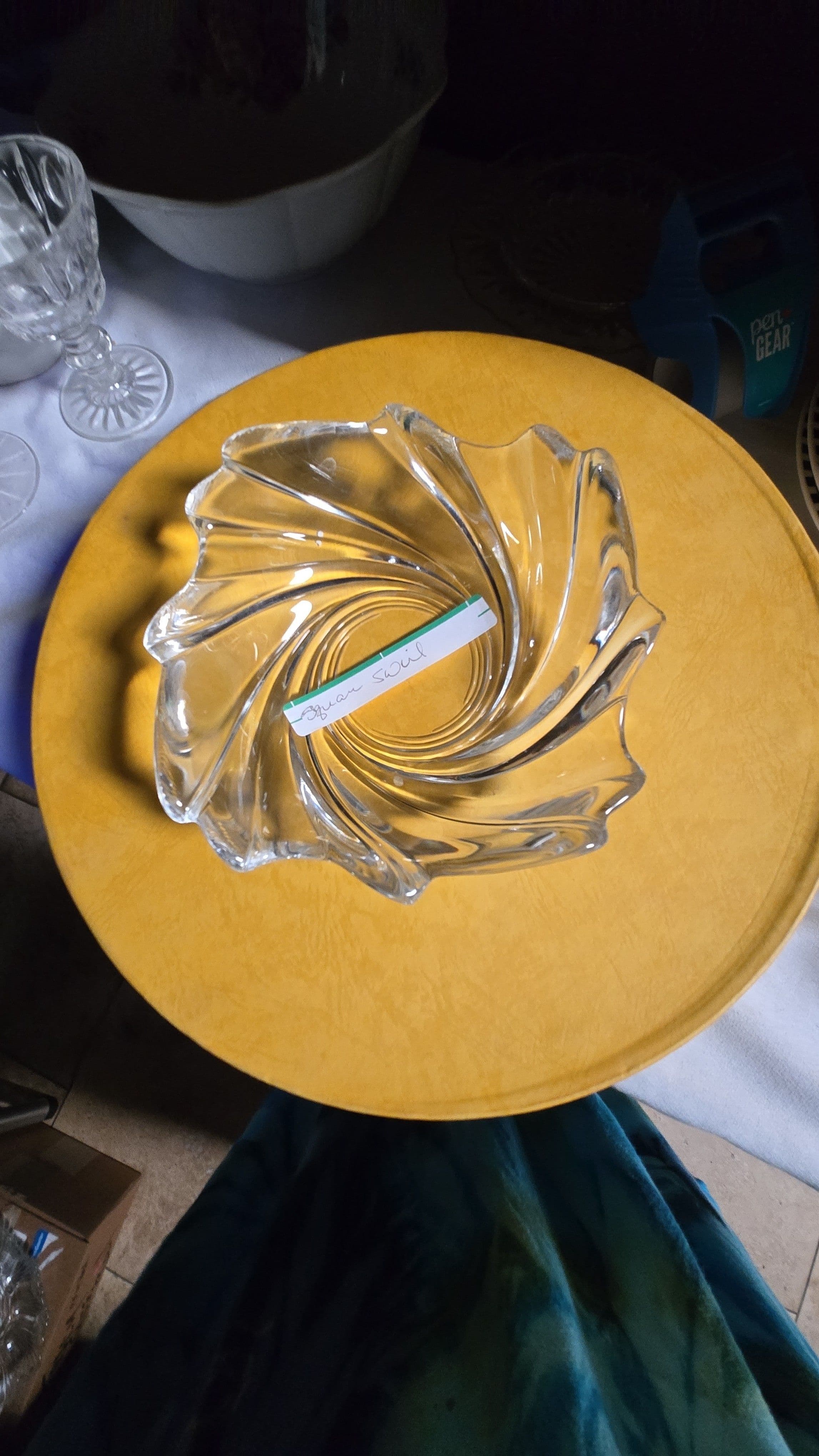 Square 6 and 1/2 in swirl Bowl