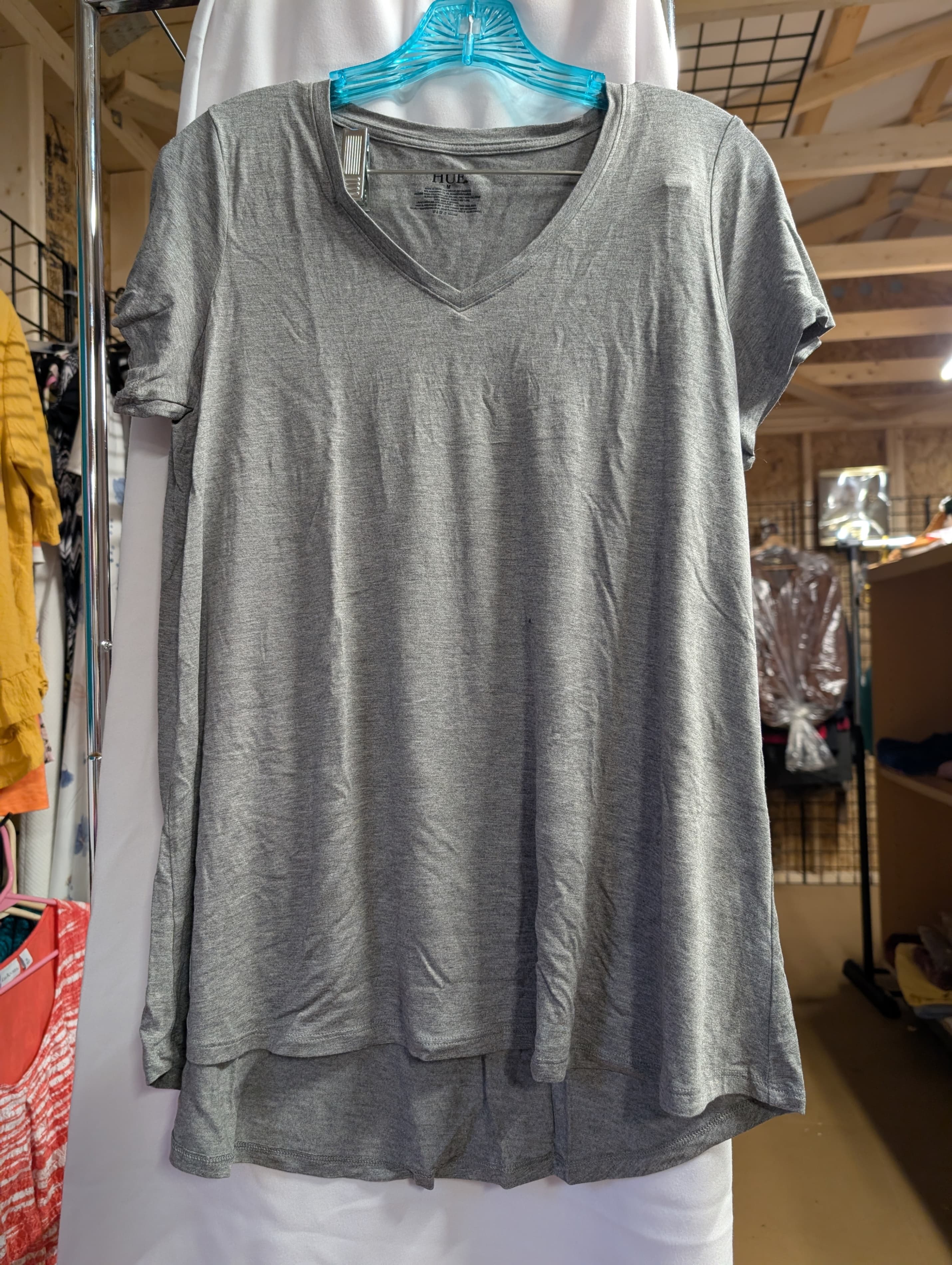 Hue Gray V-Neck Short Sleeve Shirt Medium