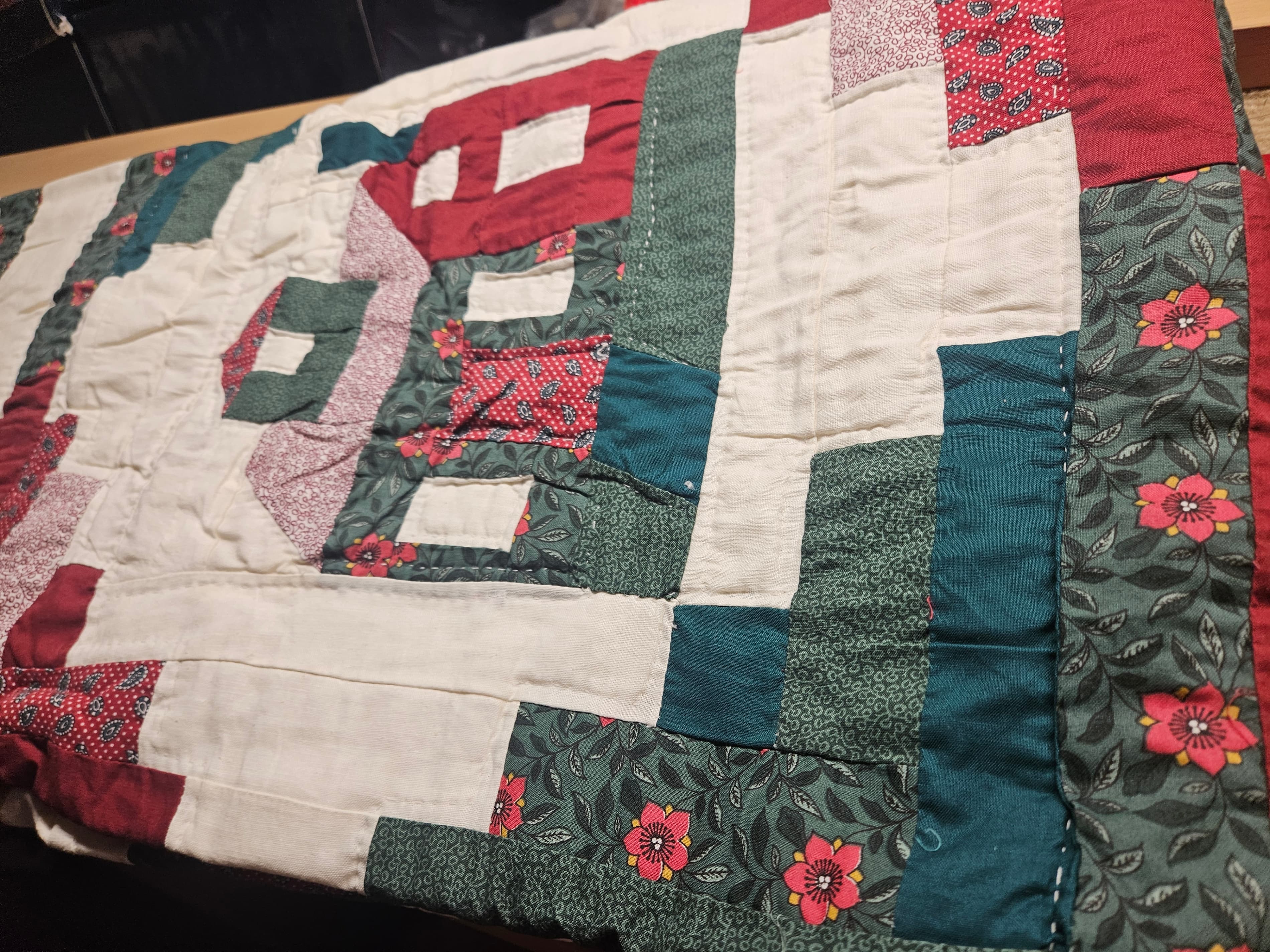 Patchwork Quilt with Floral log cabin Patterns