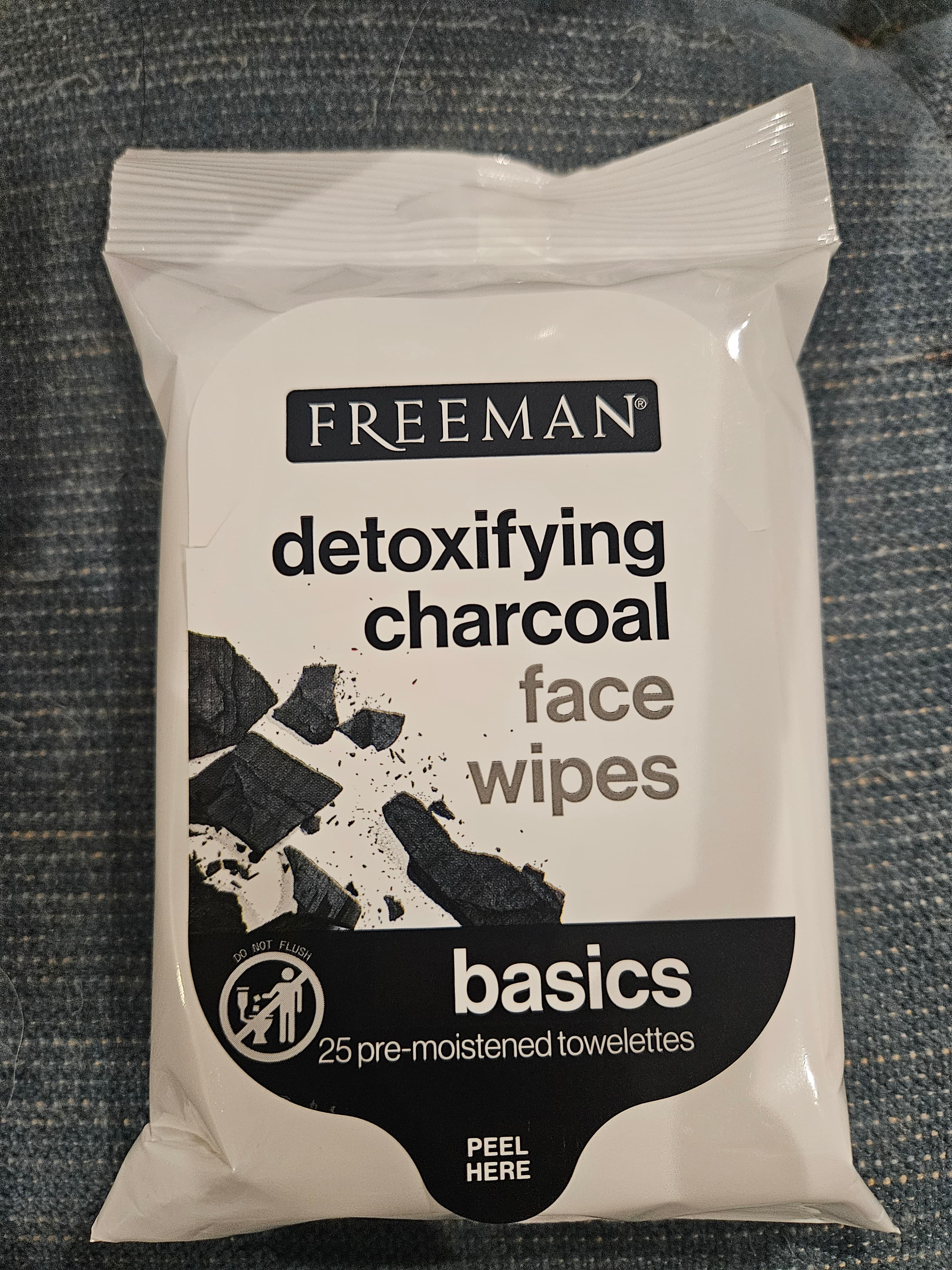 Freeman Detoxifying Charcoal Face Wipes 25 Count