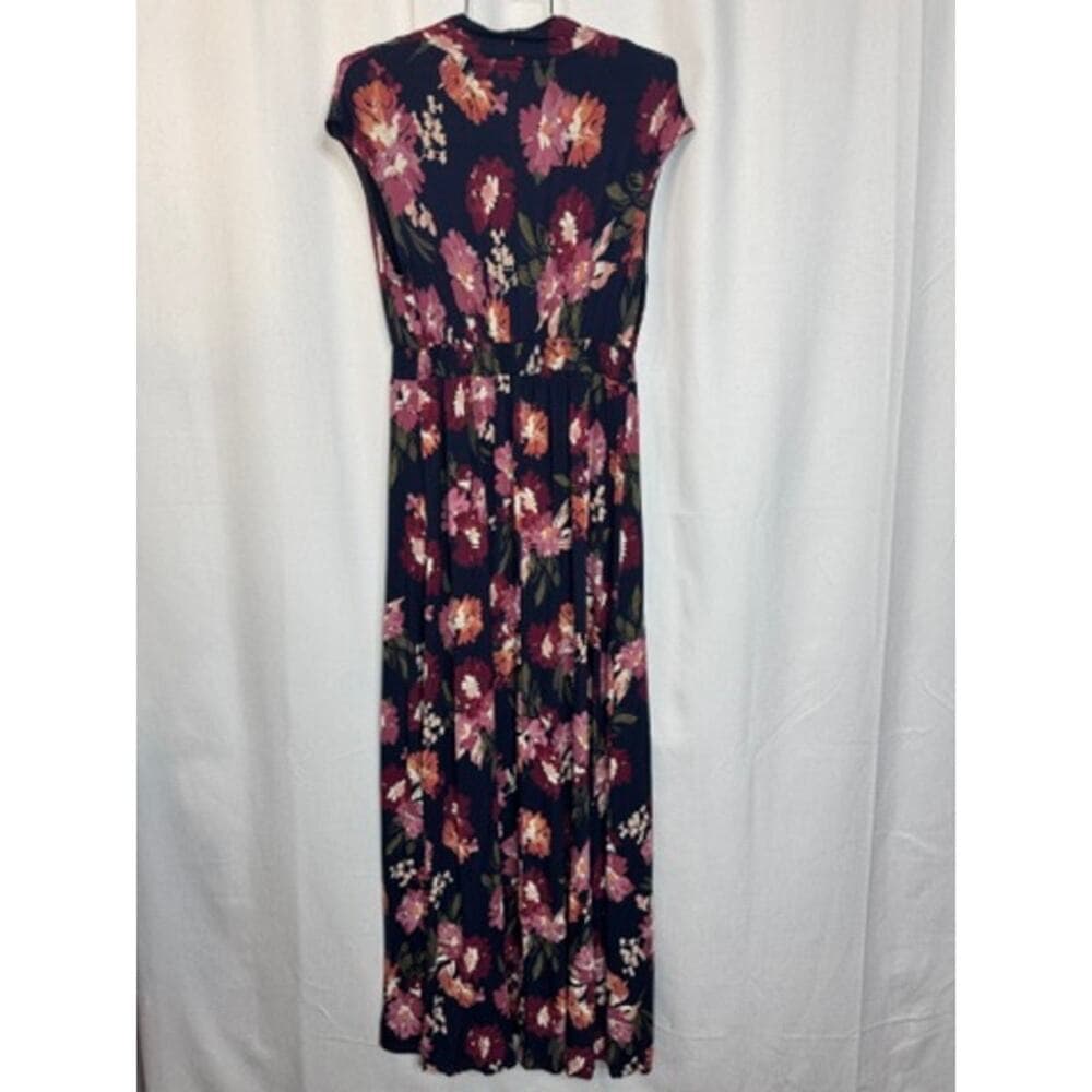 377. Isabel Maternity by Ingrid & Isabel Floral Maxi Dress Size Medium