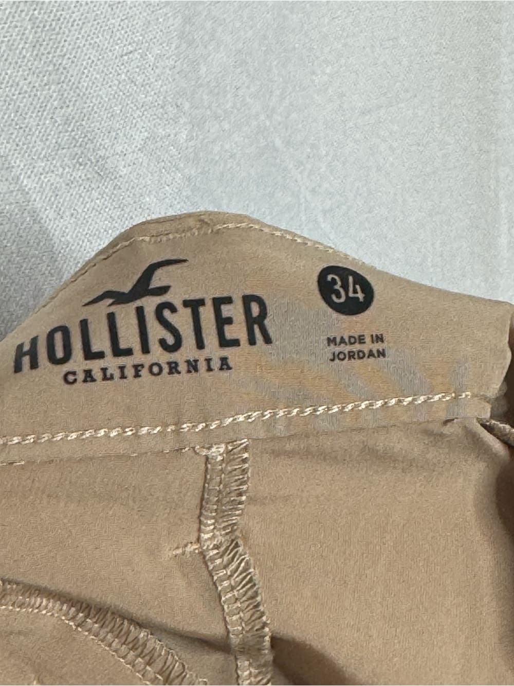 345. Hollister California Khaki Performance Stretch Shorts Size 34