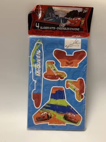 Disney Pixar Cars Movie Glider Kit Toys Paper Planes foam 4-Gliders
