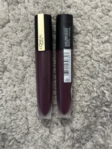 2 - L'Oreal Rouge Signature Lightweight Matte Lip Color Stain Sticks Captivate