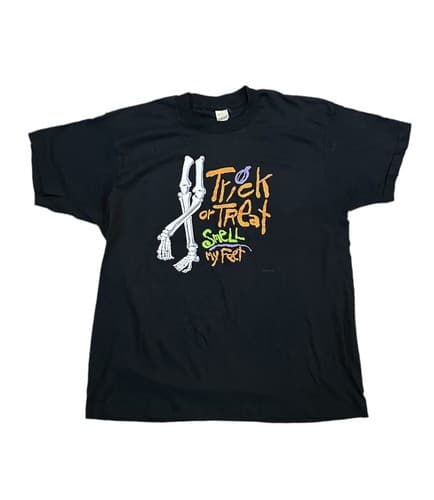 Vintage 80s TRICK OR TREAT SMELL MY FEET HALLOWEEN T-SHIRT SIZE L Single Stitch
