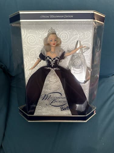 Millennium Princess 2000 Barbie Doll Special Edition w/ Millenium Keepsake NRFB