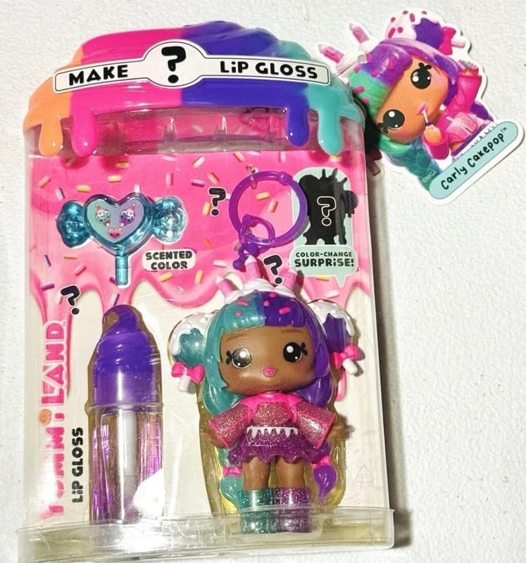 Yummiland Carly Cakepop Color-Change Doll and DIY Lip Gloss Set