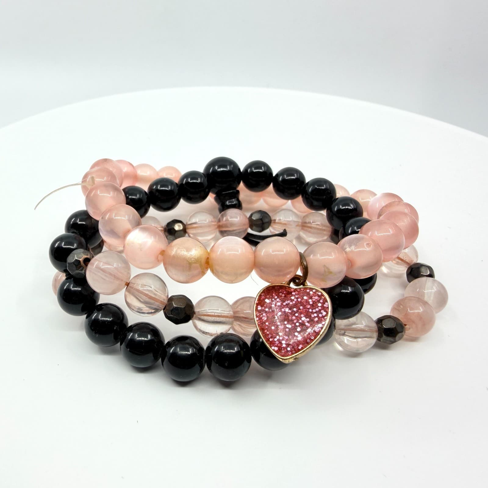 VTG Y2K Pastel Pink Black Beaded Stretch Bracelets Set of 3 Glitter Heart Charm