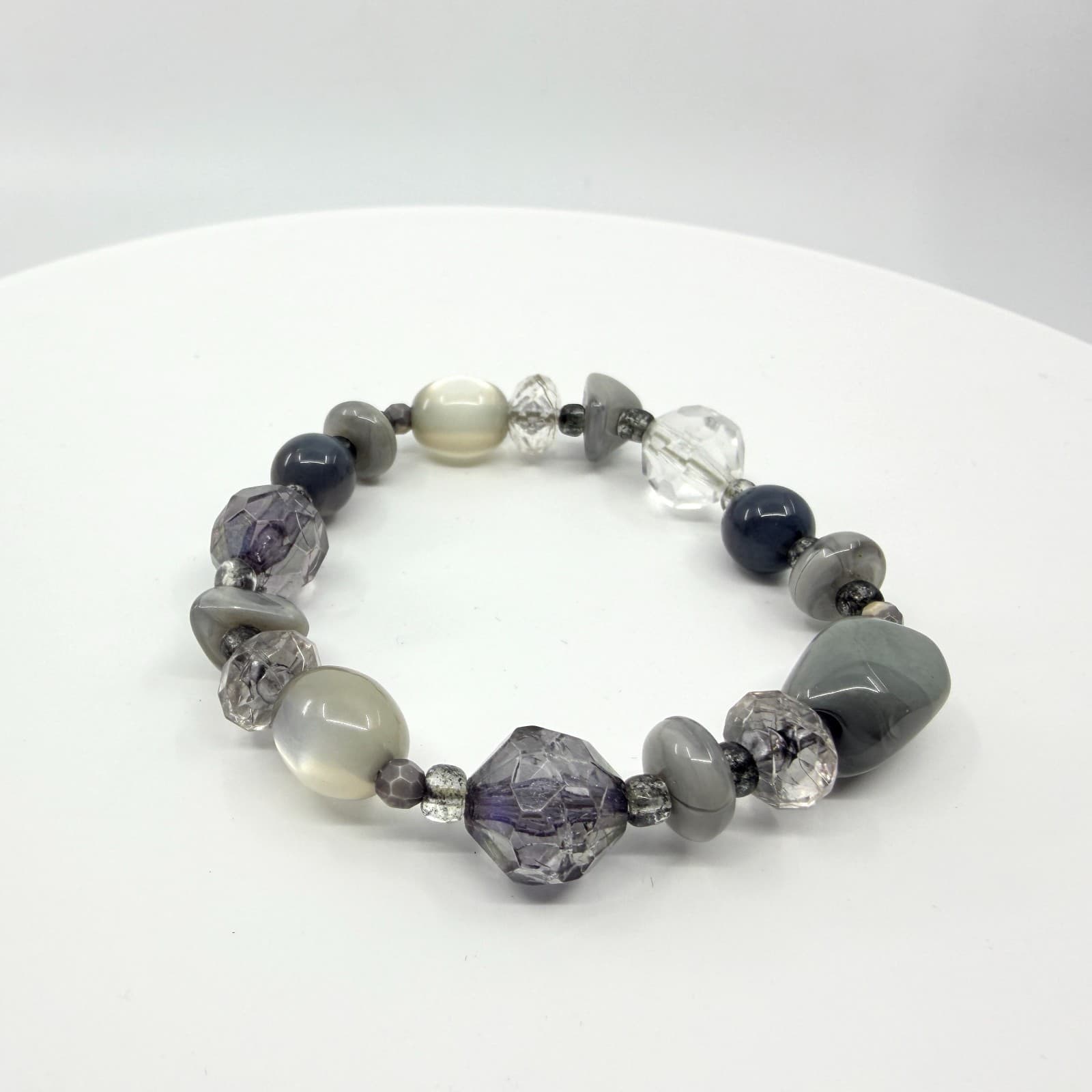 Vintage Y2K Chunky Gray Beaded Stretch Bracelet Clear Faceted Glass Iridescent