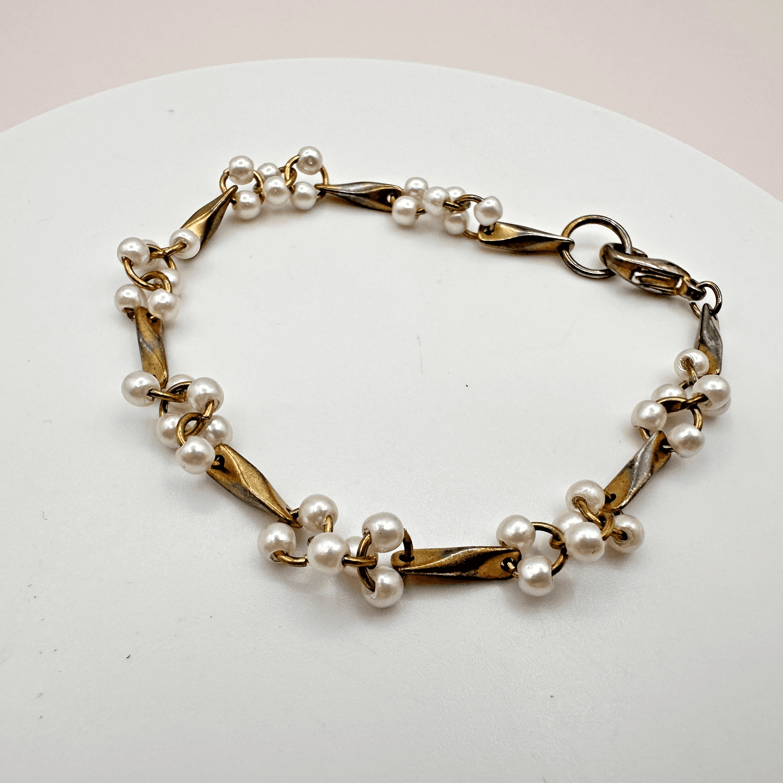 Vintage Y2K Faux Pearl Beaded Bracelet Gold Tone Boho Statement Women's Jewelry