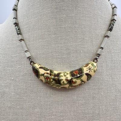 Vintage 90s Stone Bead Floral Crescent Pendant Necklace Silver Tone Jewelry