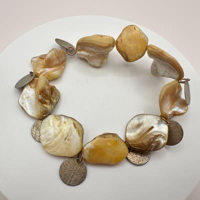 Vintage 80s Chunky Pearl Shell Nugget Hammered Metal Disc Charm Bracelet Jewelry