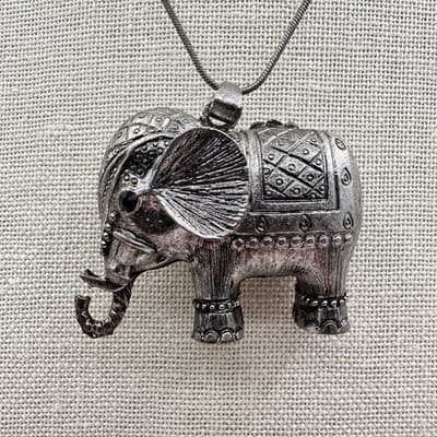 Vintage Y2K Black Rhinestone Silver Tone Elephant Pendant Necklace Jewelry 90s