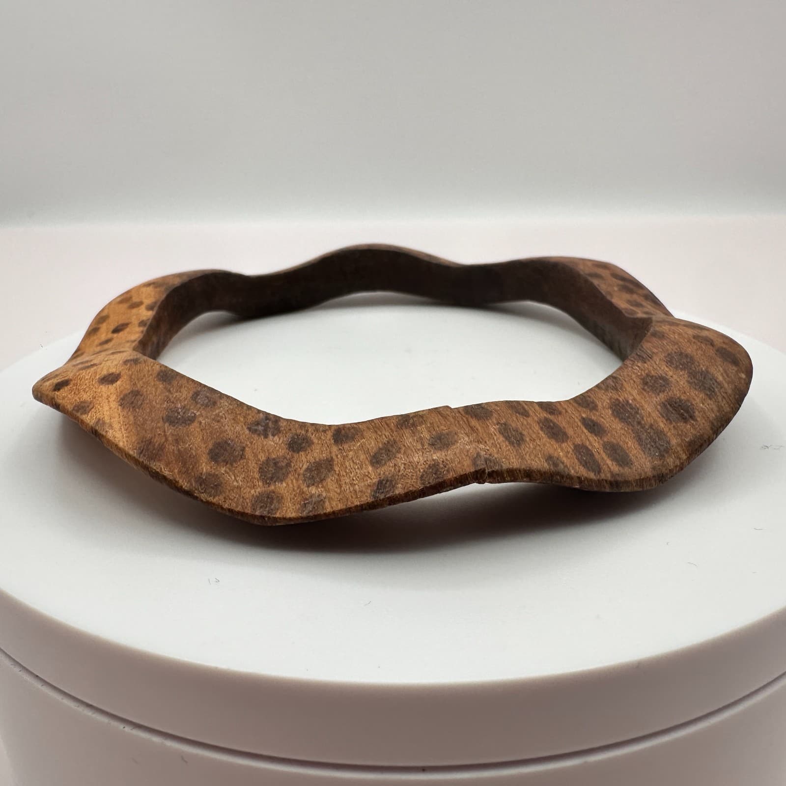 Vintage 70s Brown Wood Bangle Bracelet Wavy Abstract Animal Print Ethnic Jewelry