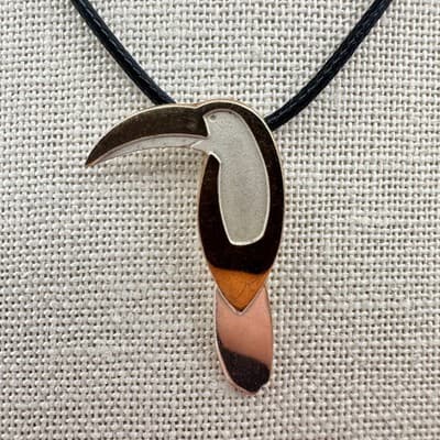 Vintage 90s Toucan Bird Pendant Necklace Black Waxed Rope Fashion Jewelry Bib