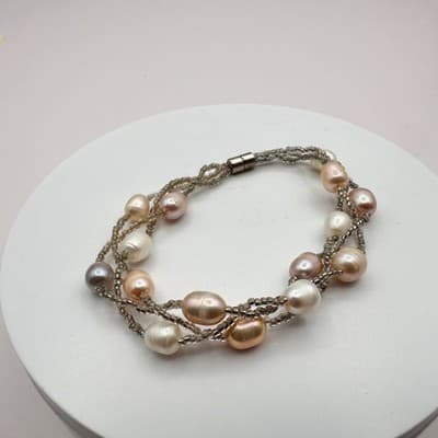 Vintage Y2K Multi-Strand Pearl Seed Beaded Bracelet Set Women's Classic Jewelry