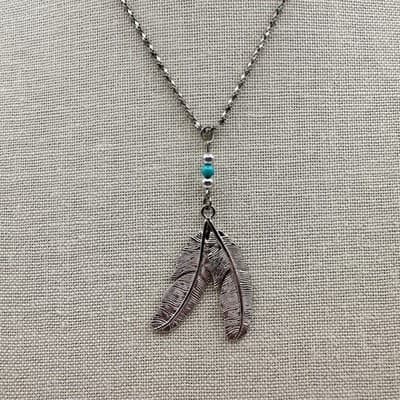Vintage 90s Silver Tone Double Feather Pendant Necklace Turquoise Bead Jewelry