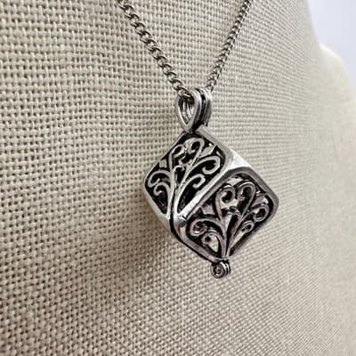 Vintage 90s Filigree Cube Locket Pendant Necklace Silver Tone Women's Jewelry