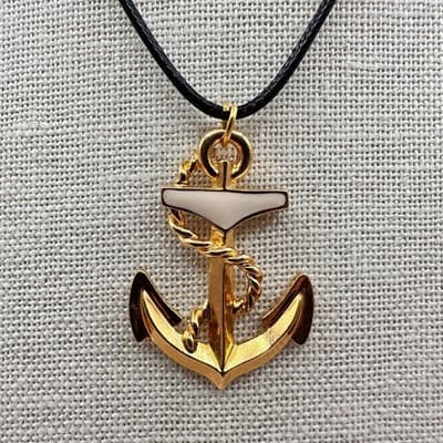 Vintage Y2K Gold Tone Cream Enamel Anchor Pendant Necklace Classic Jewelry 90s