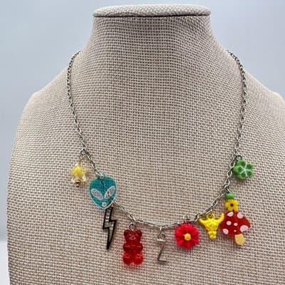Vintage 90s Kitsch Charm Silver Tone Necklace Women's Classic Fashion Jewelry