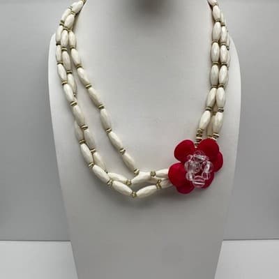 VTG 90s Red Flower Triple Strand White Bead Necklace Gold Tone Women's Jewelry