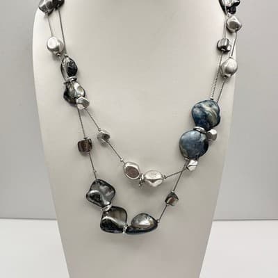 Vintage 80s Fashion Jewelry Layered Iridescent Shell Bead Necklace Silver Tone