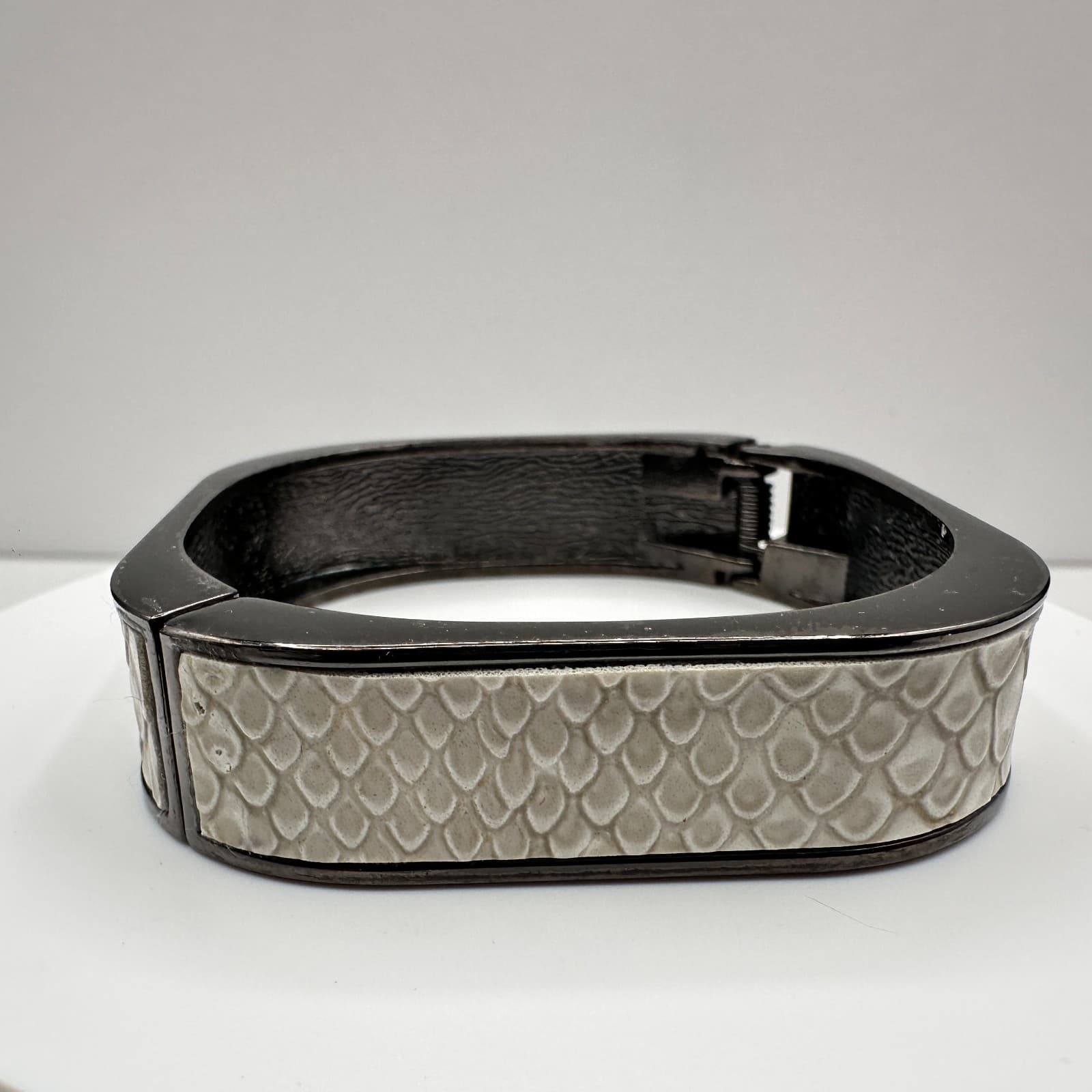 Vintage Y2K Faux Snakeskin Bracelet Hinge Hand Statement Women's Classic Jewelry
