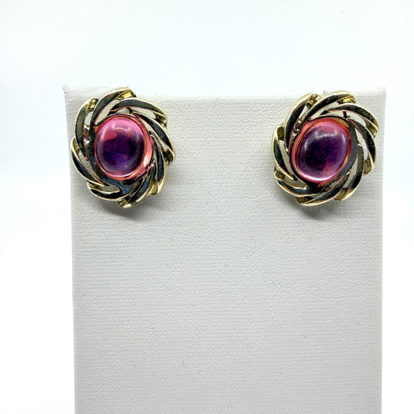 VTG Radiant Pink Cabochon Swirl Stud Earrings Gold Tone Statement Jewelry Gift