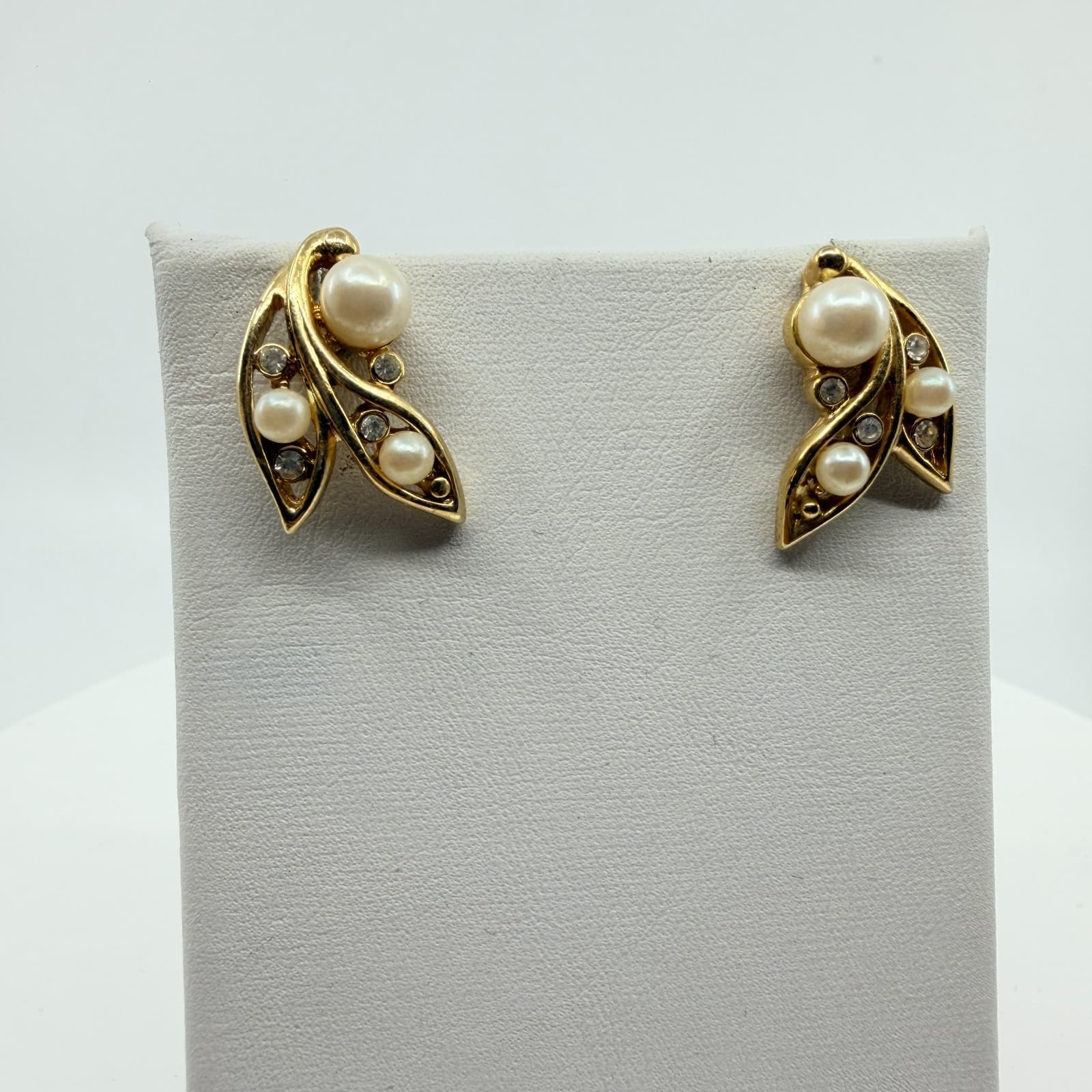 Vintage Gold Tone Pearl & Rhinestone Leaf Earrings Elegant Botanical Jewelry 90s