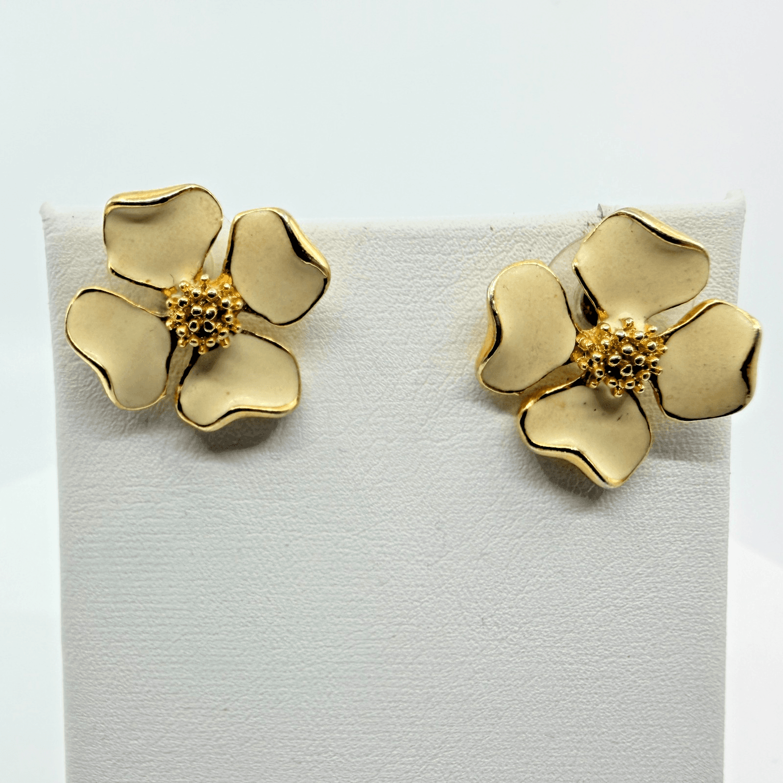 Vintage Cream Flower Stud Earrings Gold Tone Botanical Elegant Statement Jewelry