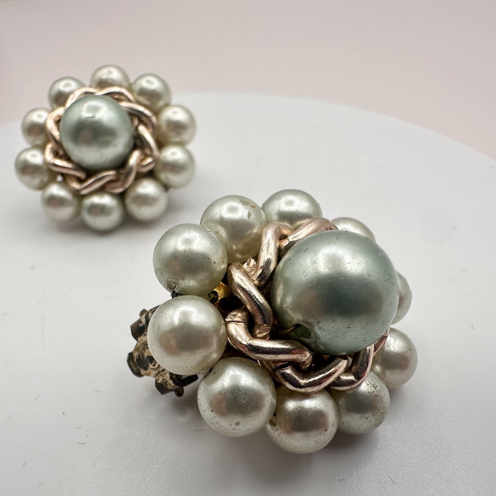 Vintage 80s Gold Tone Faux Pearl Cluster Earrings Flower Women's Fashion Jewelry