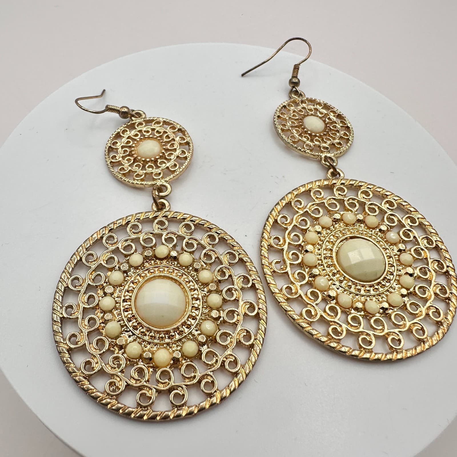 Vintage Gold Tone Filigree Dangle Earrings Cream Faux Cabochon Boho Tiered Y2K