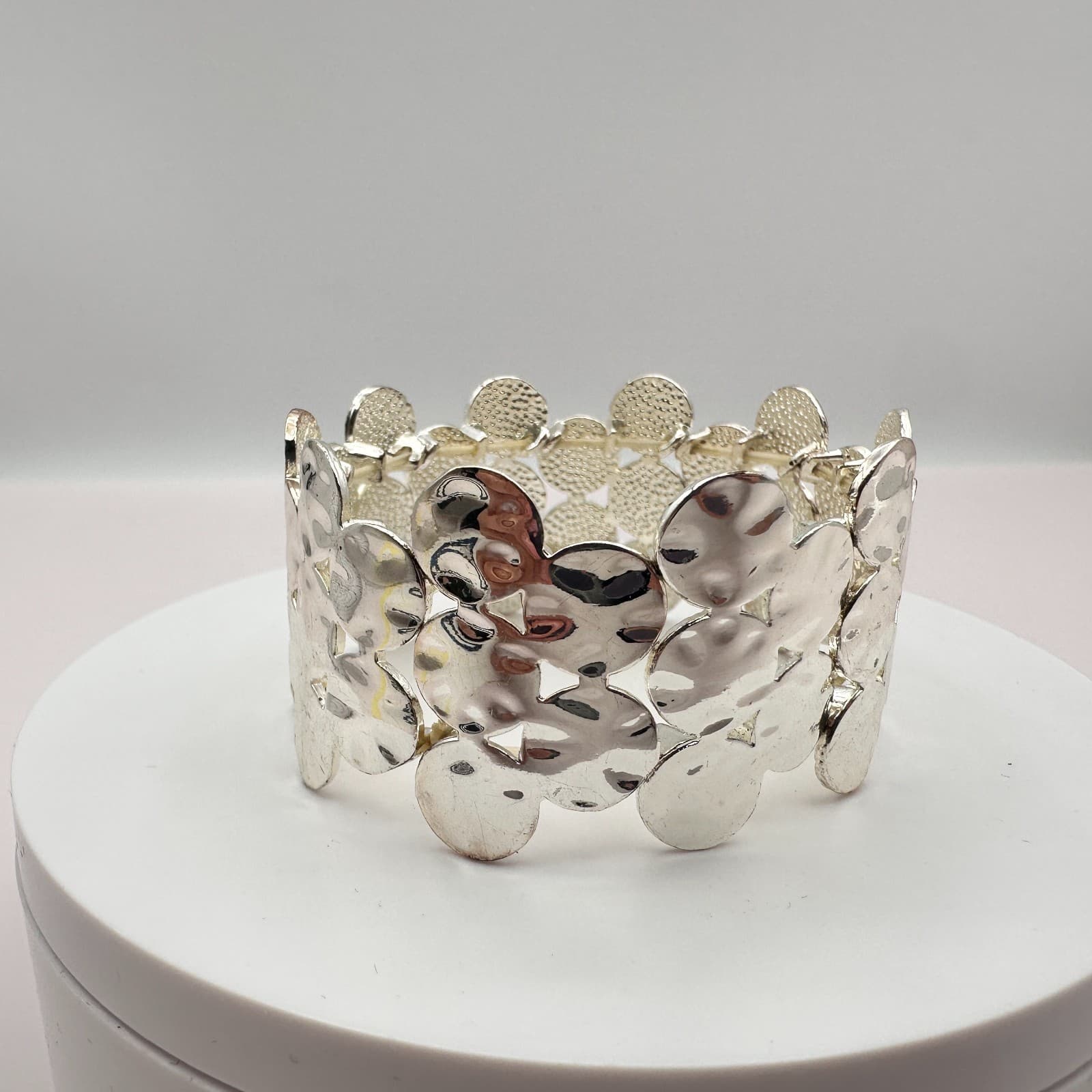 Vintage Y2K Silver Tone Hammered Stretch Hand Bracelet Boho Women's Jewelry Boho